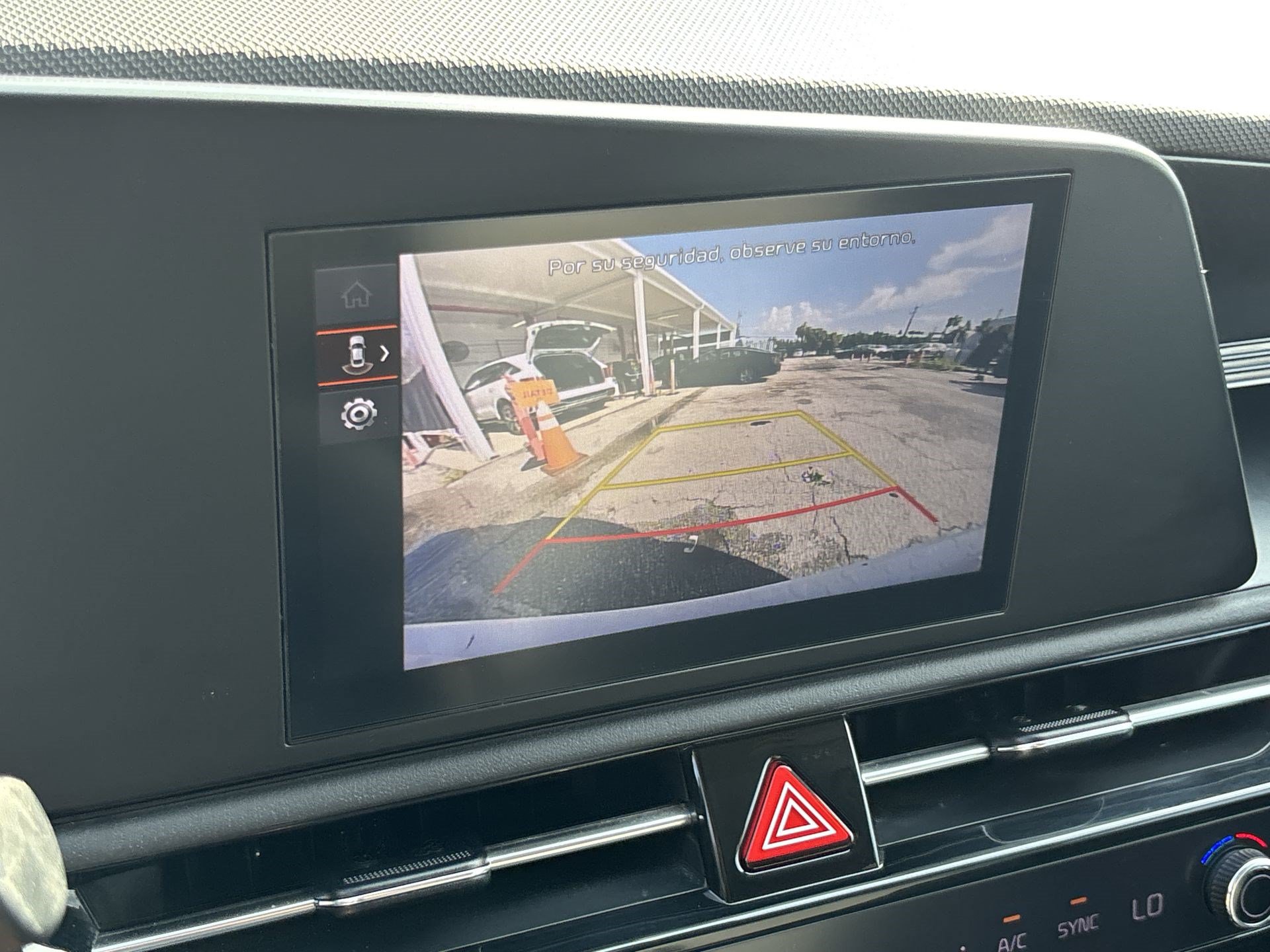Used 2024 Kia Niro LX FWD image 21