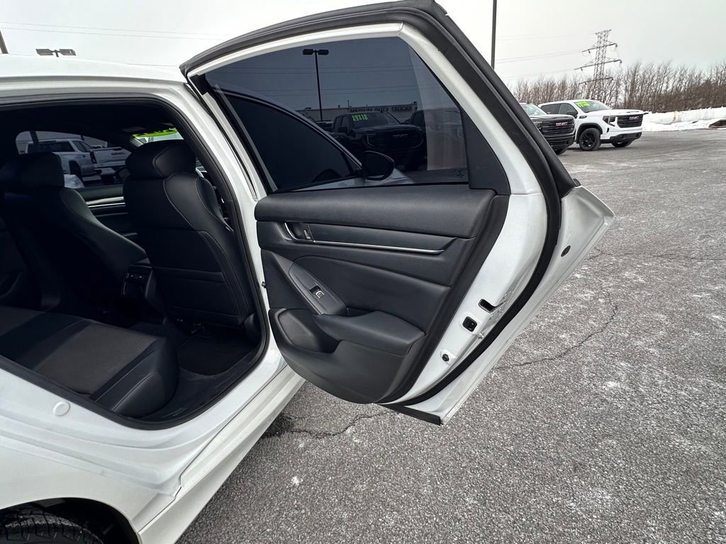 Used 2022 Honda Accord Sport image 16