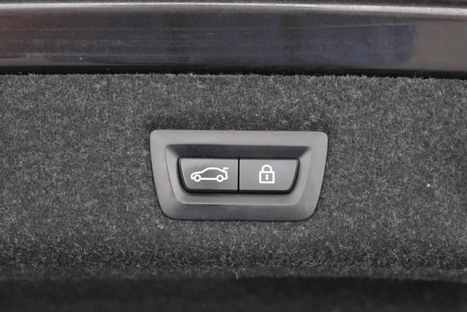 Used 2018 BMW M550i xDrive AWD/4WD image 40