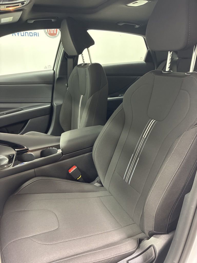 New 2026 Hyundai Elantra SEL Sport image 9