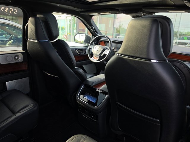 Used 2024 Lincoln Navigator L Reserve AWD/4WD image 27