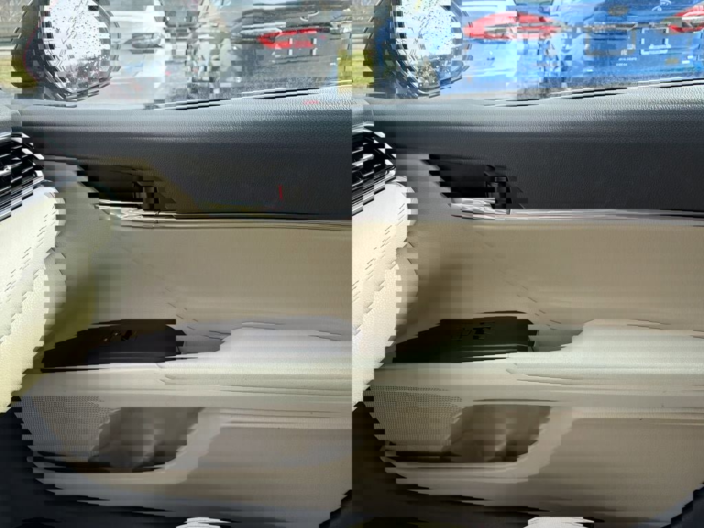 Used 2023 Toyota Camry LE image 25