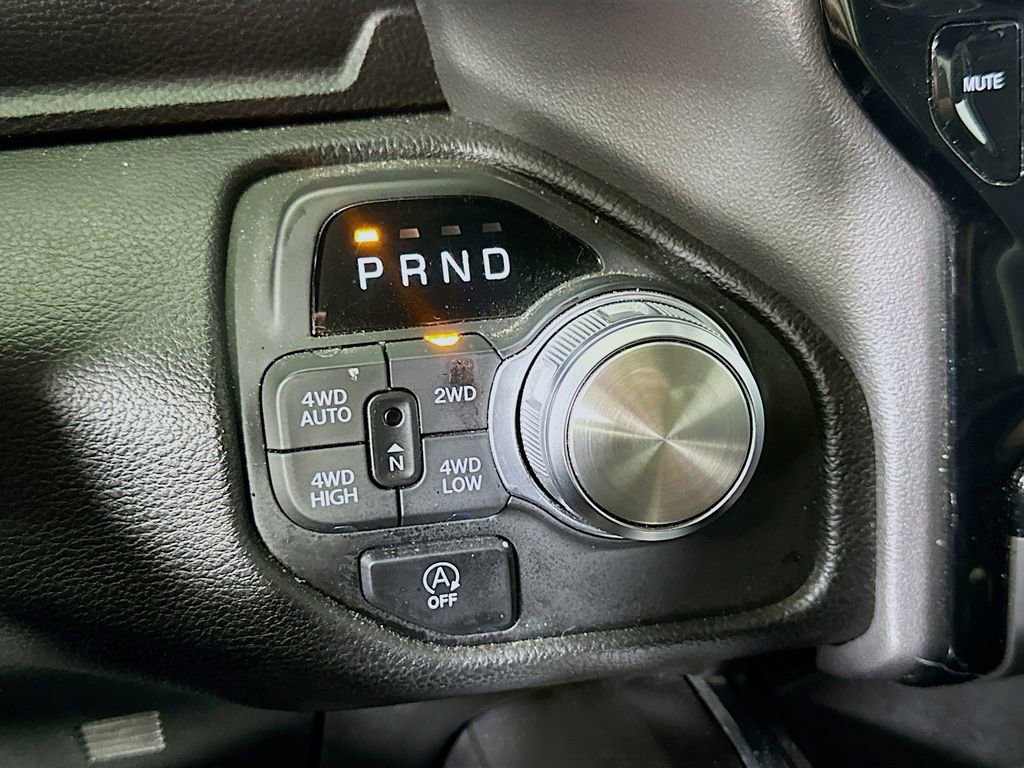 Used 2025 RAM 1500 Laramie image 34