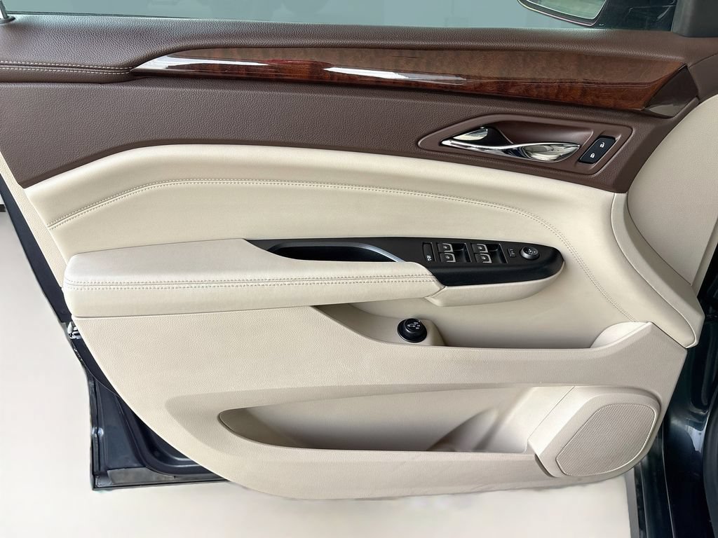 Used 2015 Cadillac SRX Luxury w/ Driver Awareness Package FWD image 24
