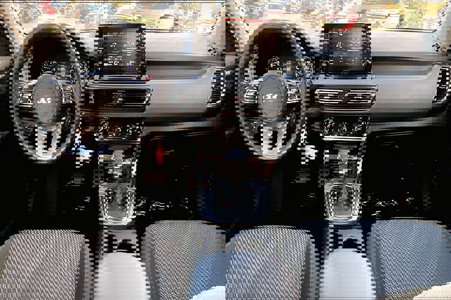 Used 2023 Kia Seltos LX image 13