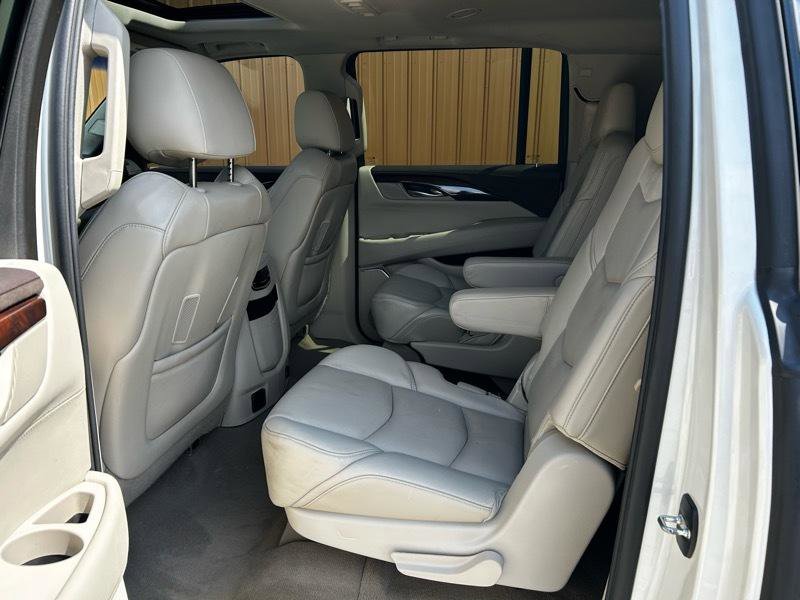 Used 2015 Cadillac Escalade ESV Luxury image 15