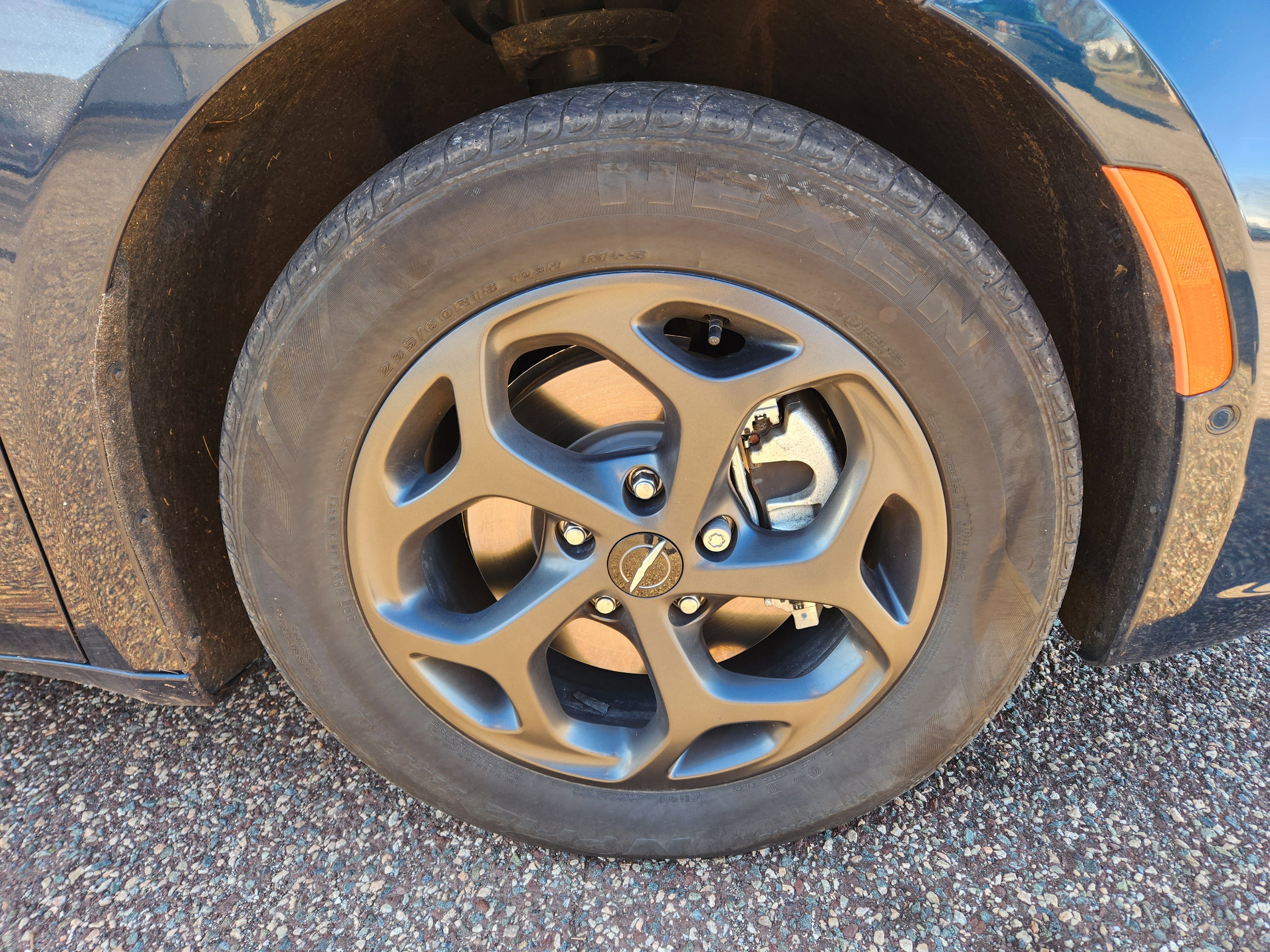 Used 2022 Chrysler Pacifica Limited w/ Uconnect Theater Family Group image 6