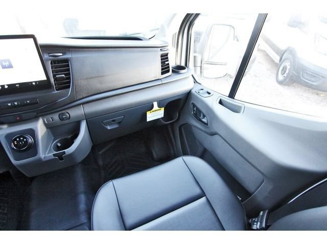 New 2025 Ford E-Transit 148 Medium Roof RWD image 9