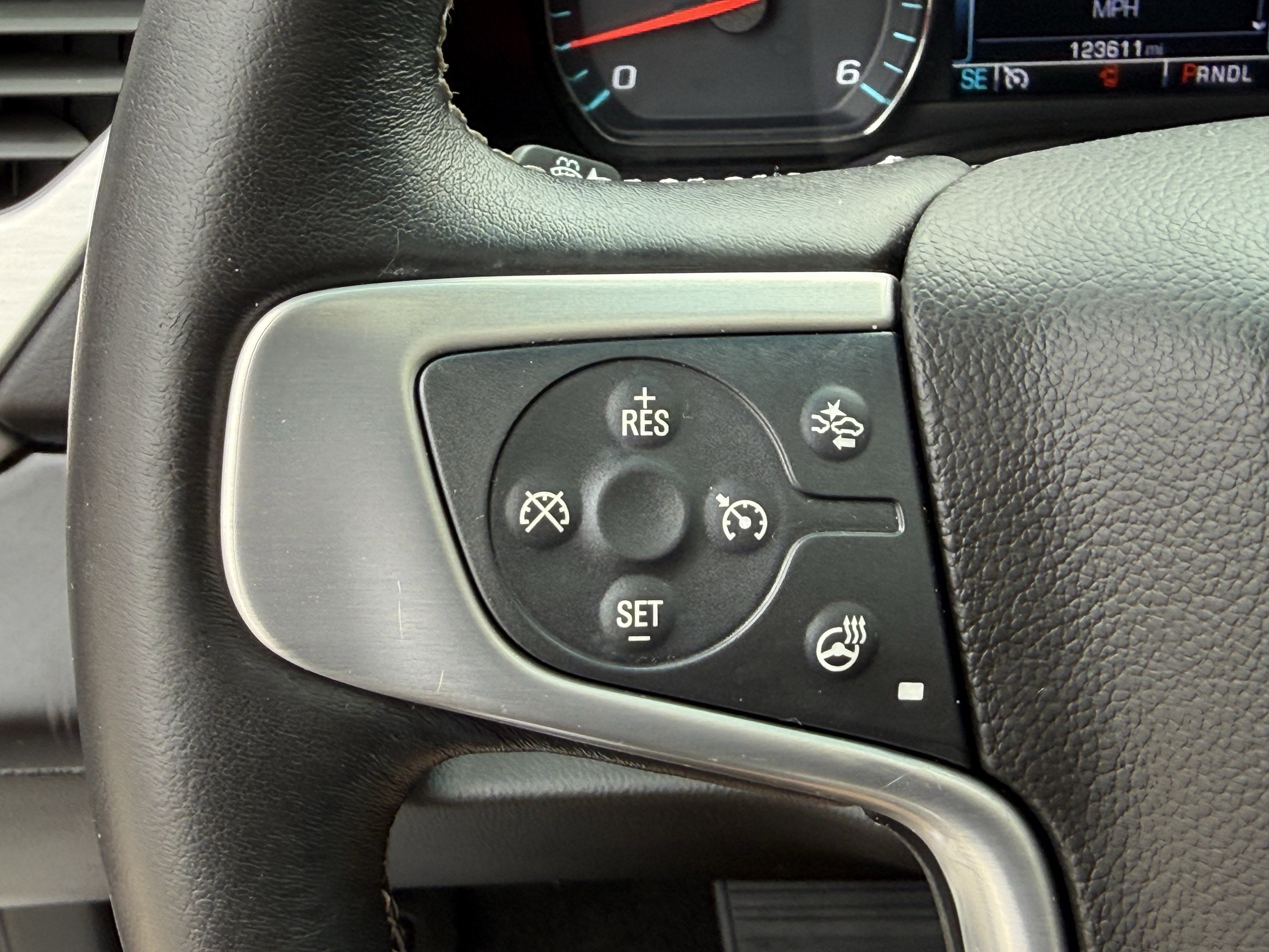 Used 2018 GMC Yukon SLT w/ Premium Edition image 16