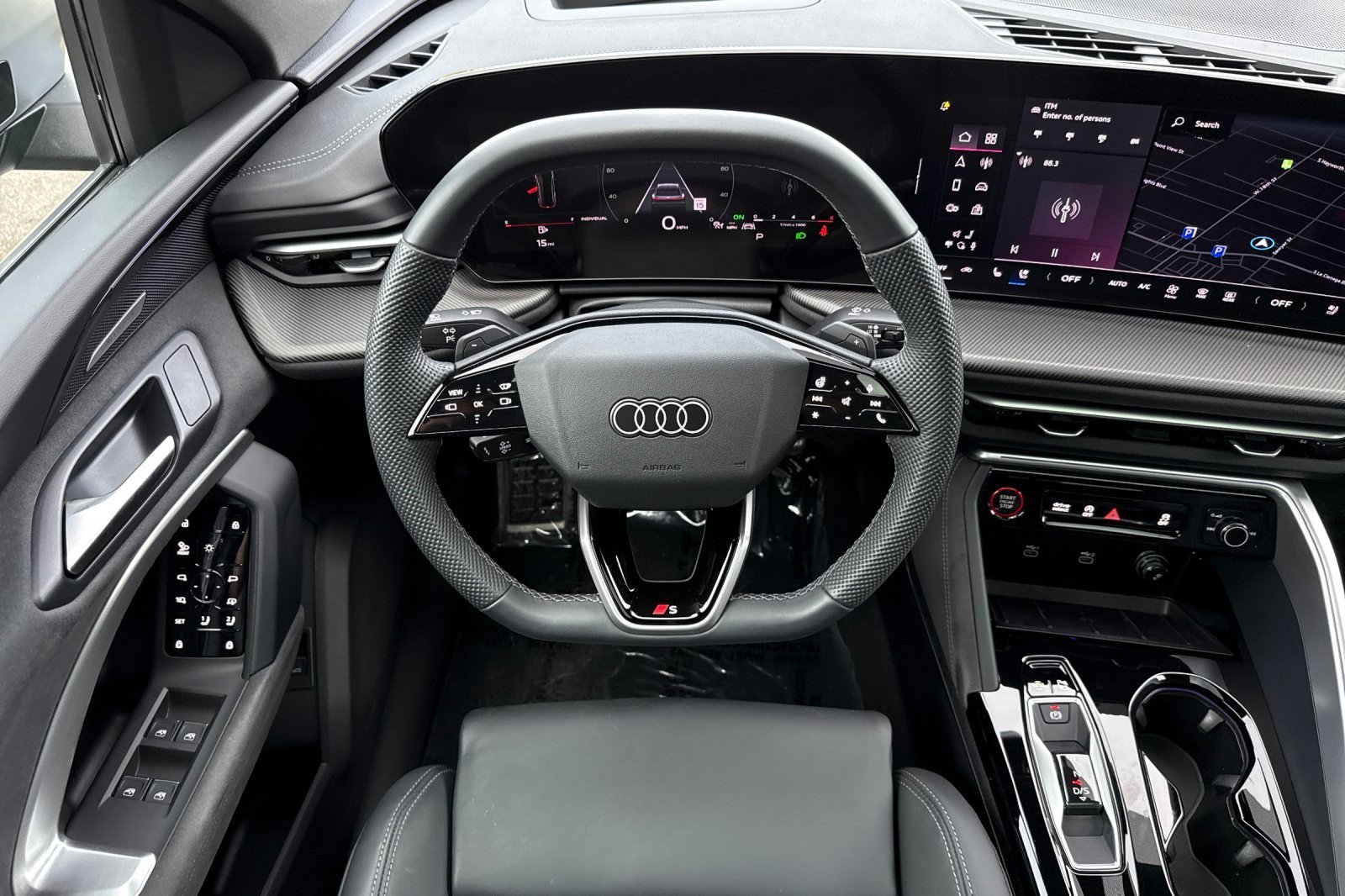 Used 2025 Audi SQ5 Premium Plus w/ Premium Plus Package image 13