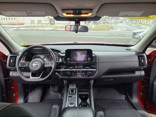 Used 2022 Nissan Pathfinder SV w/ SV Premium Package image 11
