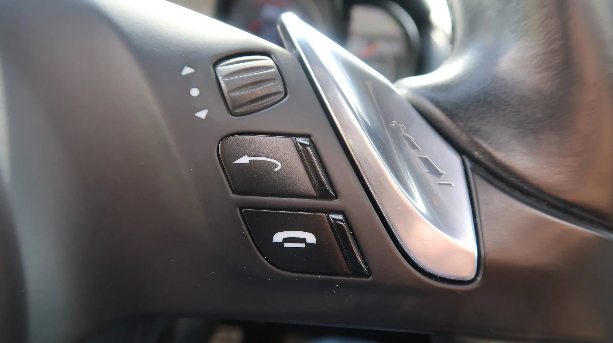 Used 2011 Porsche Cayenne S AWD/4WD image 41