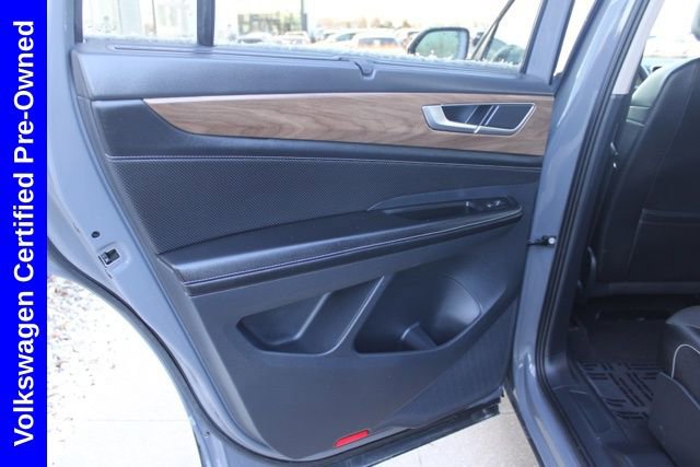 Used 2025 Volkswagen Atlas SE image 26