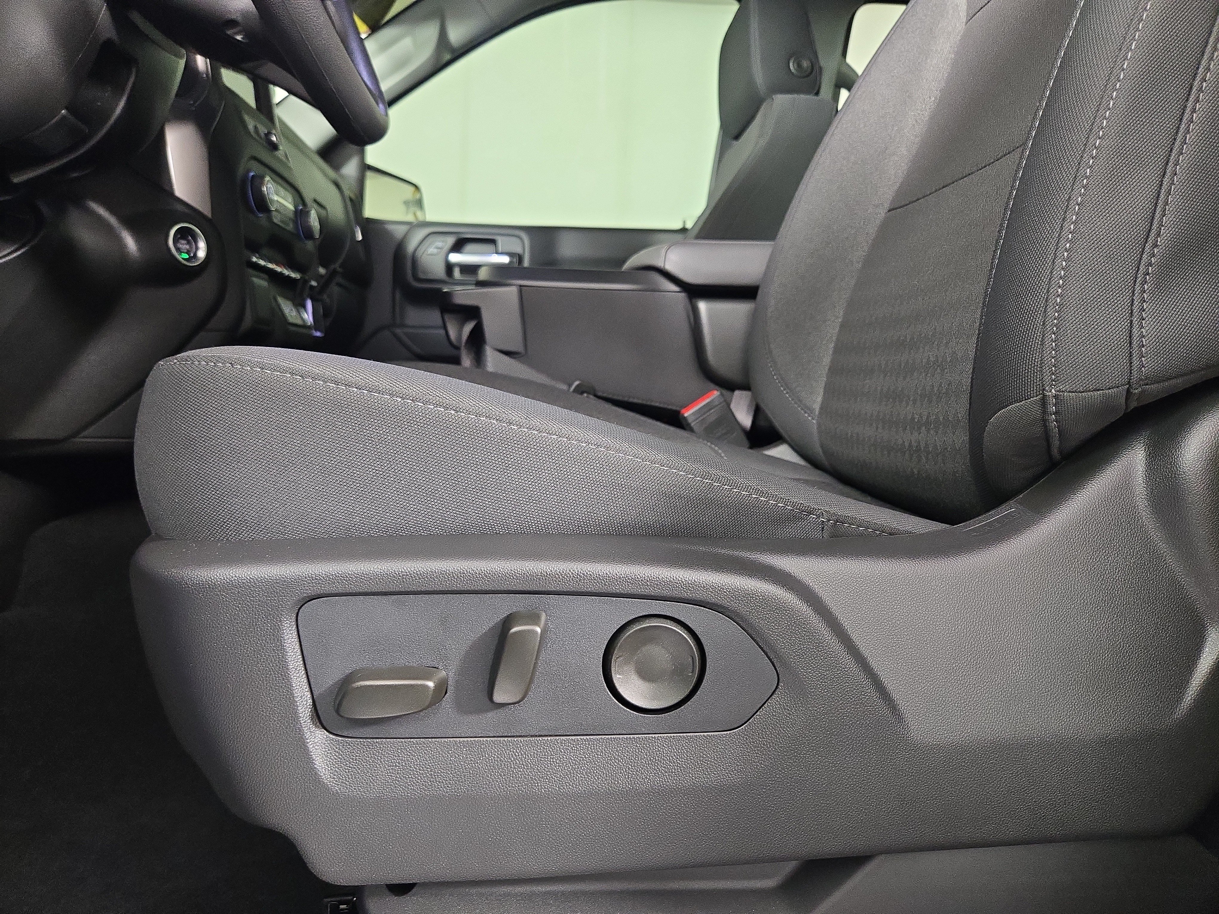 Certified 2026 Chevrolet Silverado 1500 Custom w/ LPO, Dark Essentials Package AWD/4WD image 30