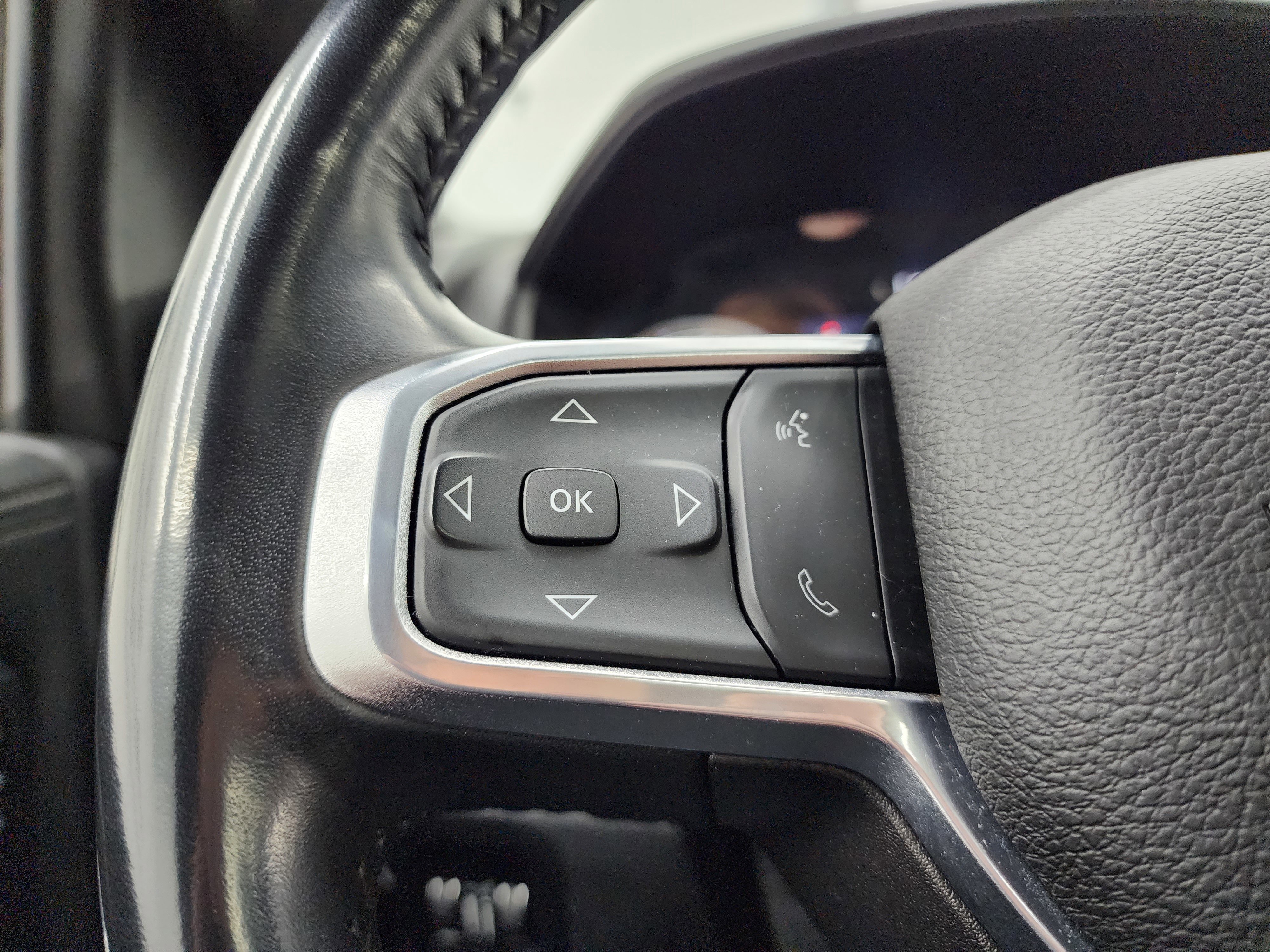 Used 2024 RAM 2500 Laramie w/ Sport Appearance Package image 16