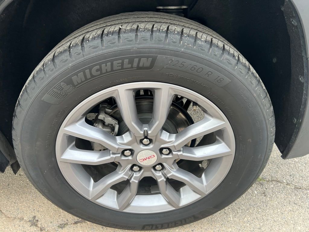 Used 2024 GMC Terrain SLT image 29