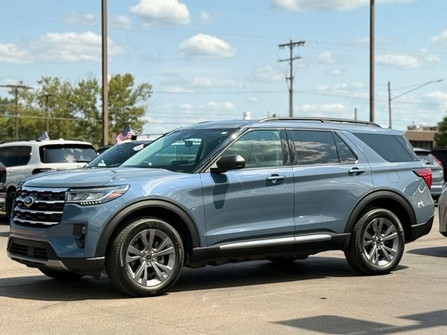 Used 2025 Ford Explorer Active w/ Active Comfort Package AWD/4WD image 42