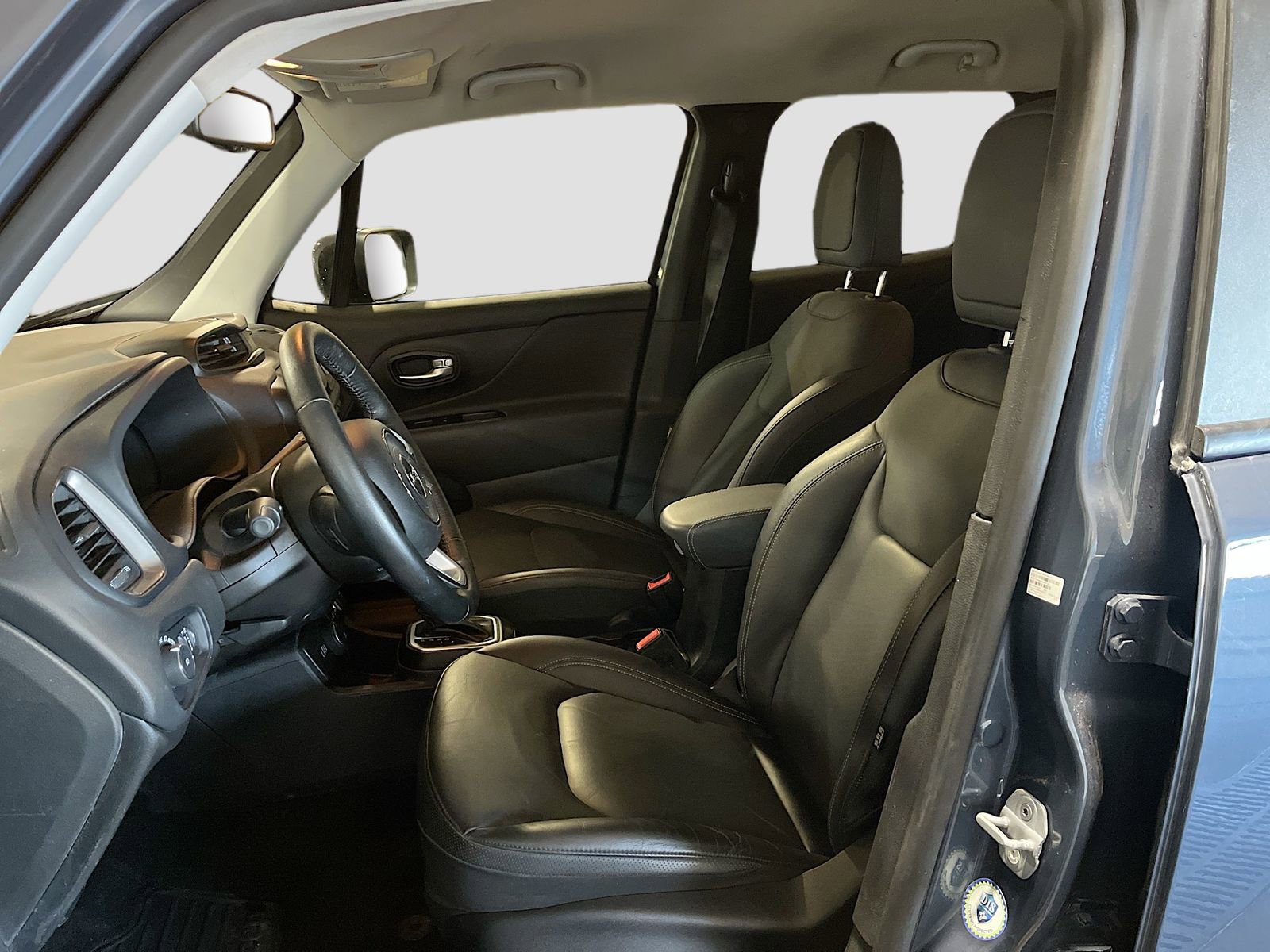 Used 2023 Jeep Renegade Limited image 22