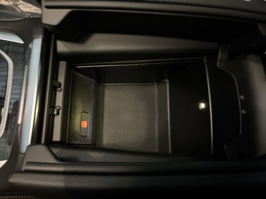 New 2026 BMW X6 xDrive40i w/ Climate Comfort Package image 21