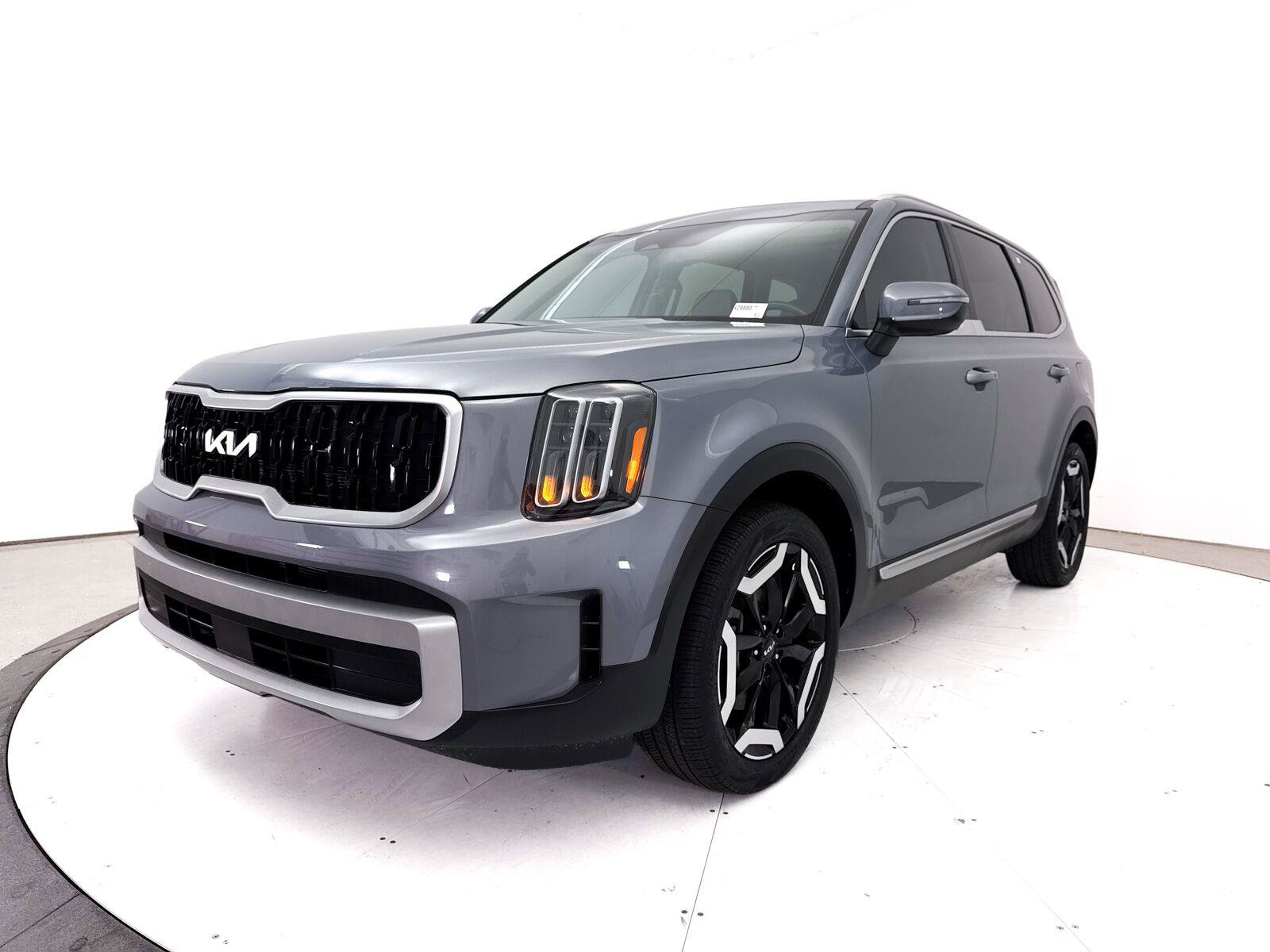 Used 2024 Kia Telluride EX w/ EX Captain's Chair Package FWD image 16