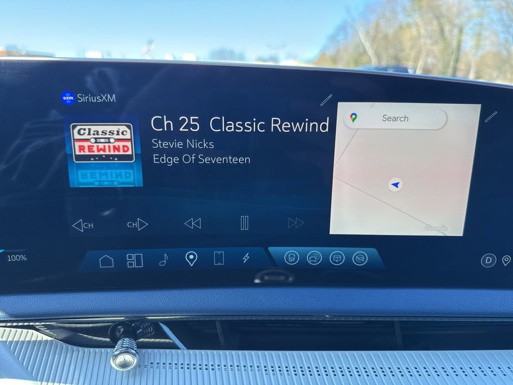 Used 2025 Cadillac Optiq Sport 2 image 24