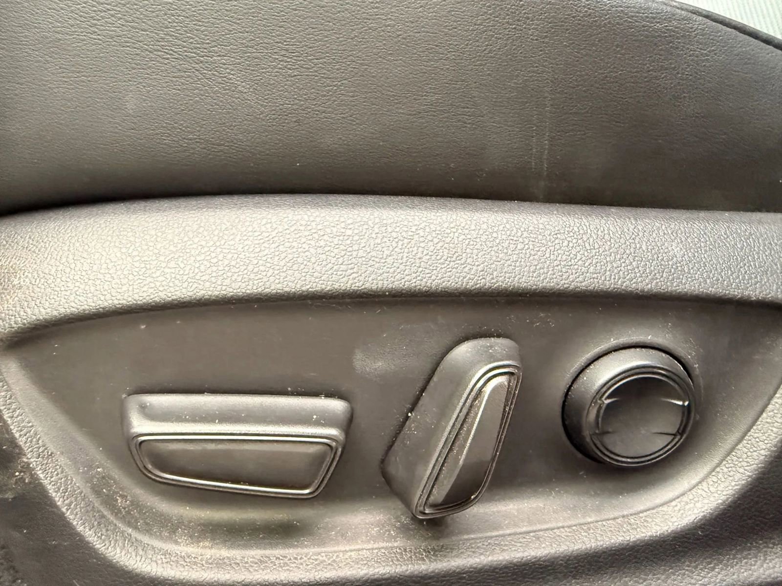 Used 2023 Toyota Prius XLE image 13