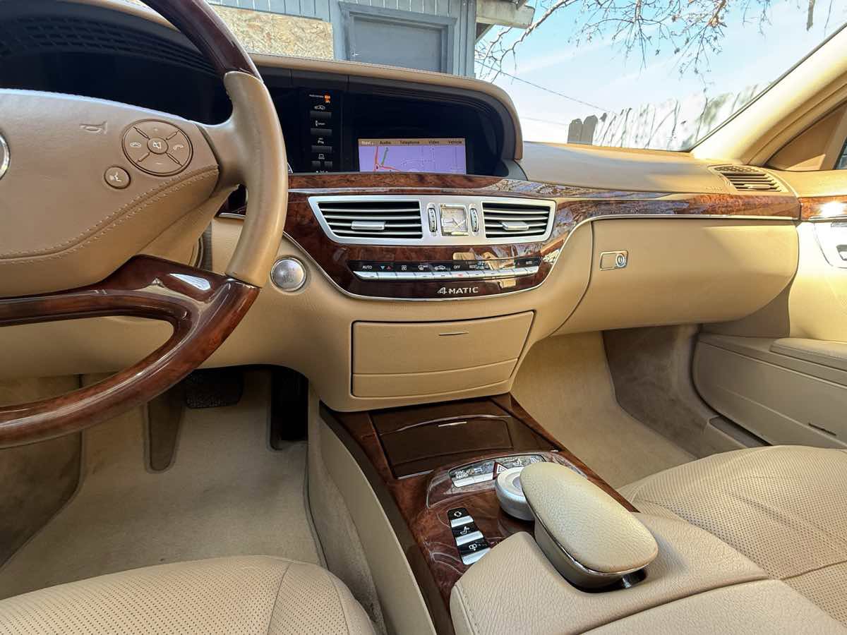 Used 2012 Mercedes-Benz S 550 4MATIC Sedan image 18