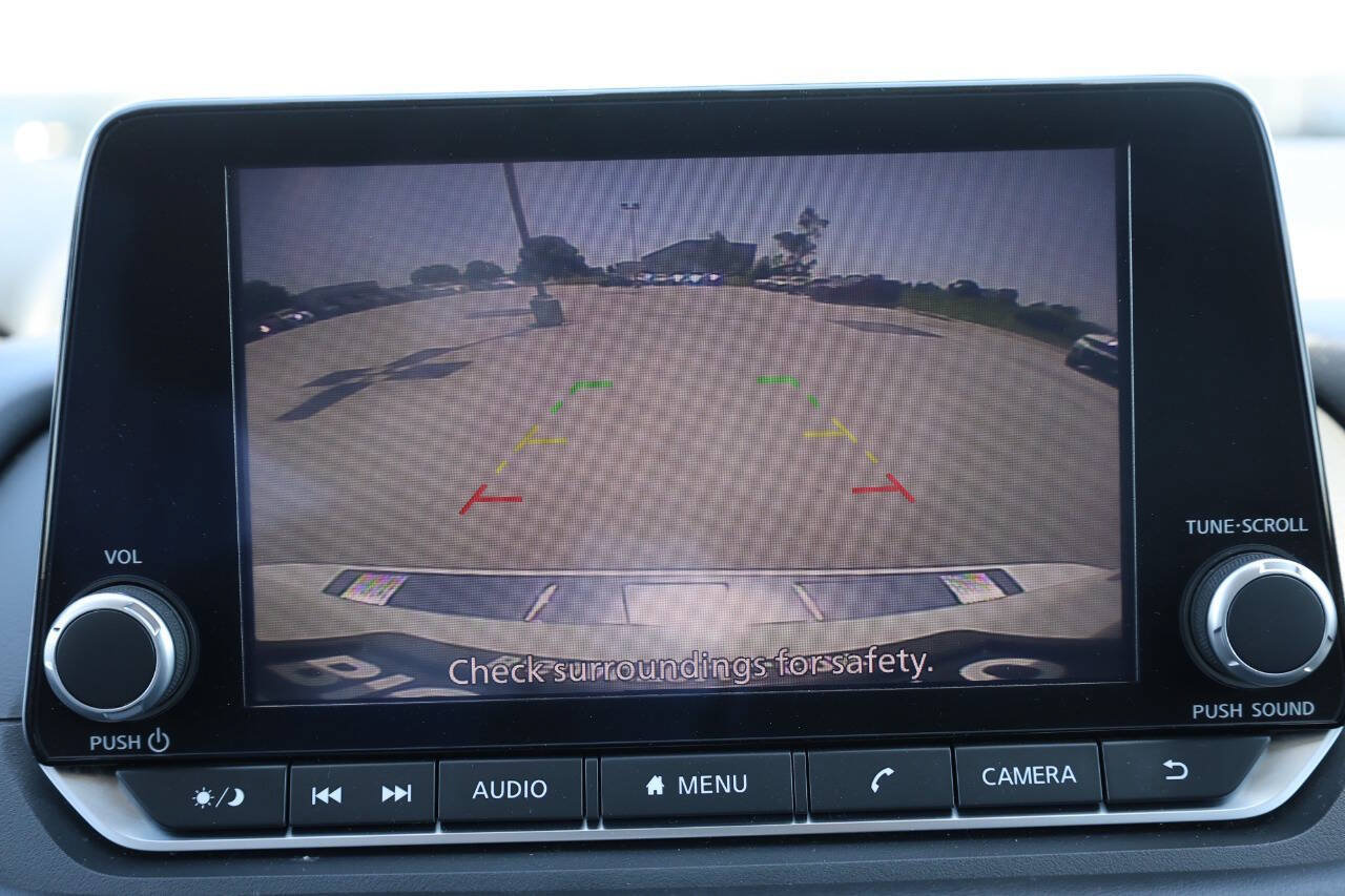Used 2025 Nissan Rogue SV AWD/4WD image 22