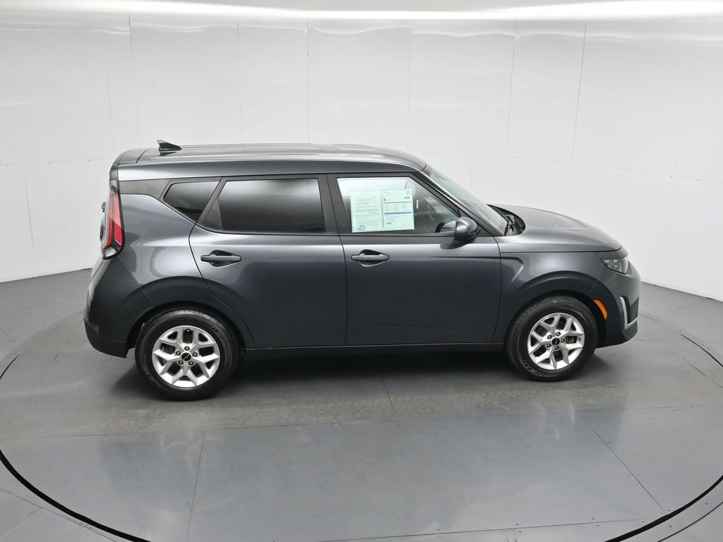 Used 2023 Kia Soul LX w/ Option Group 015 FWD image 39