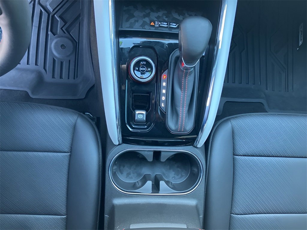 Used 2024 GMC Canyon AT4X image 28