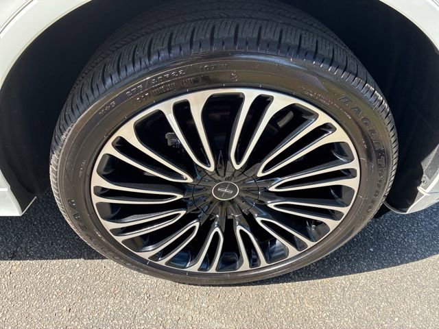 Certified 2025 Lincoln Aviator Black Label AWD/4WD image 16