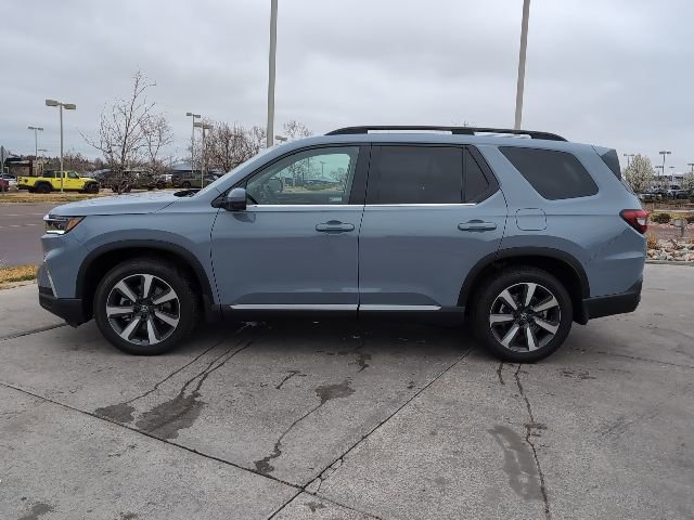 Used 2025 Honda Pilot Touring image 8