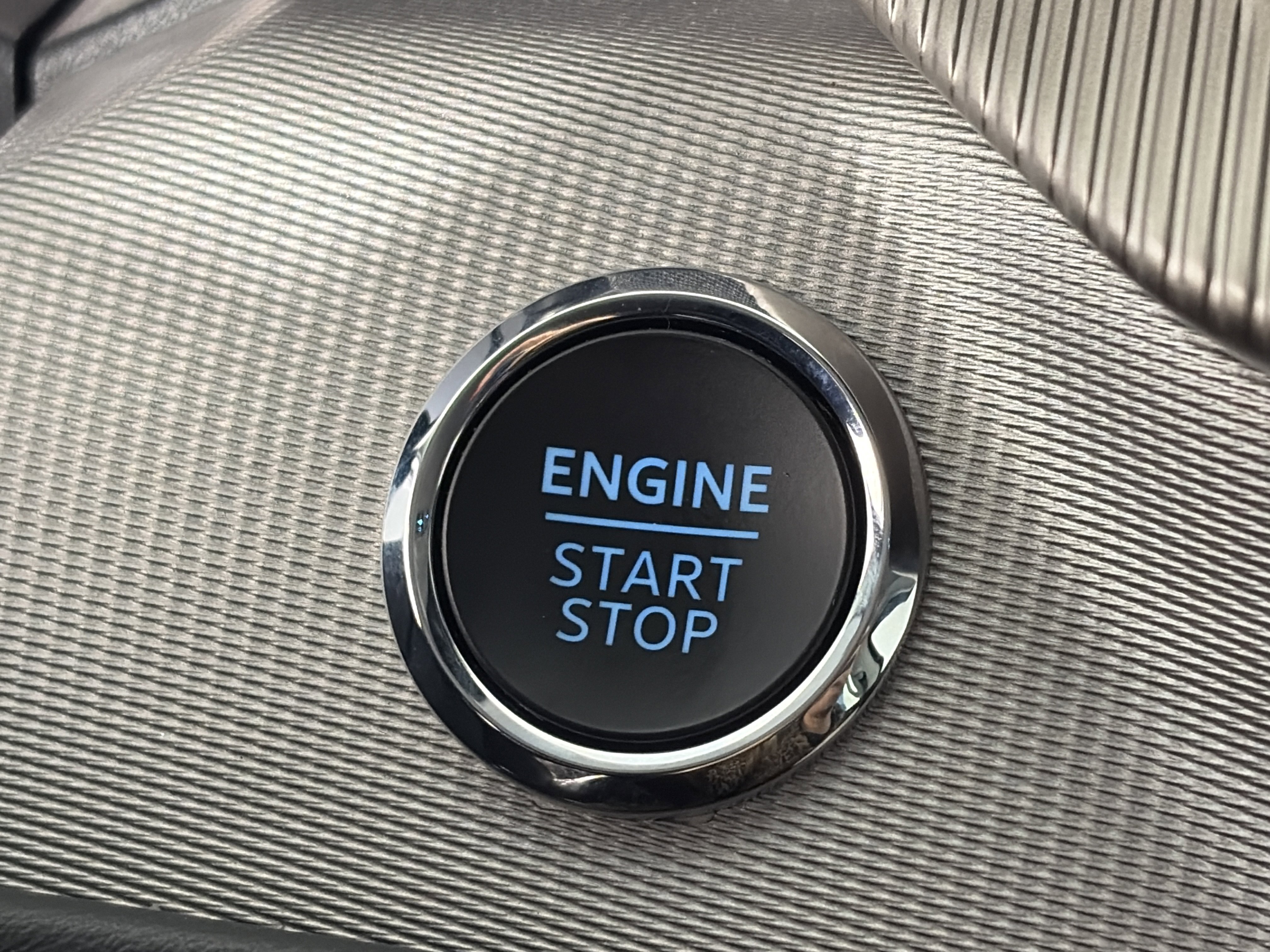 Used 2025 Ford Explorer Active image 32