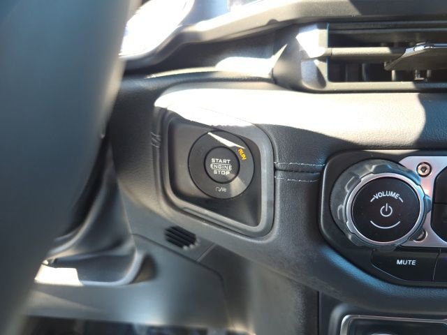 Used 2025 Jeep Wrangler Unlimited Sahara w/ Safety Group image 26