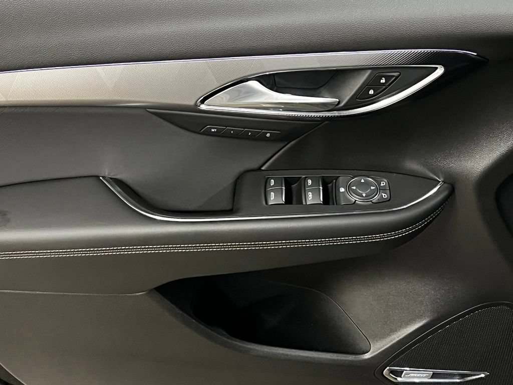 Certified 2025 Buick Envision Sport Touring AWD/4WD image 16