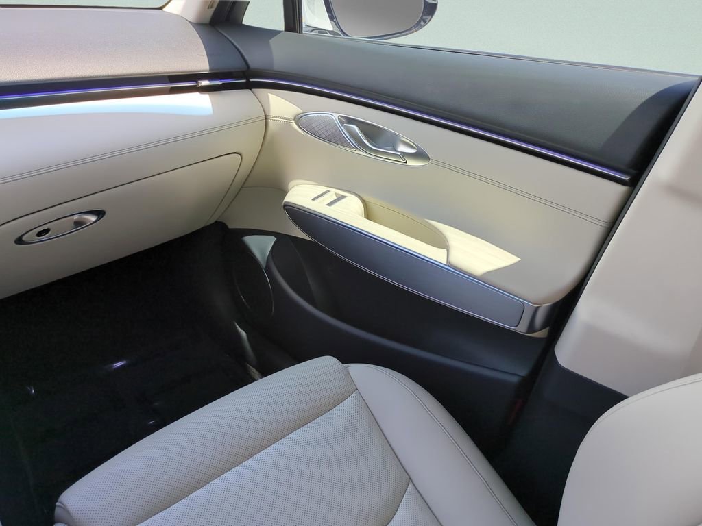 Used 2026 Genesis GV70 2.5T Select image 31