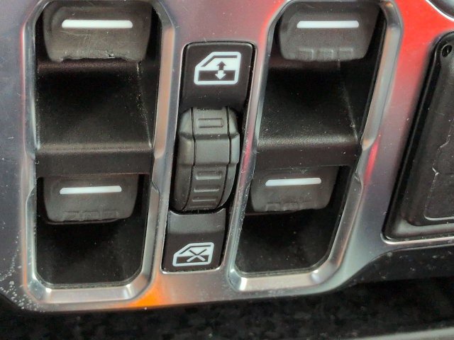 Used 2022 Jeep Gladiator Sport AWD/4WD image 21