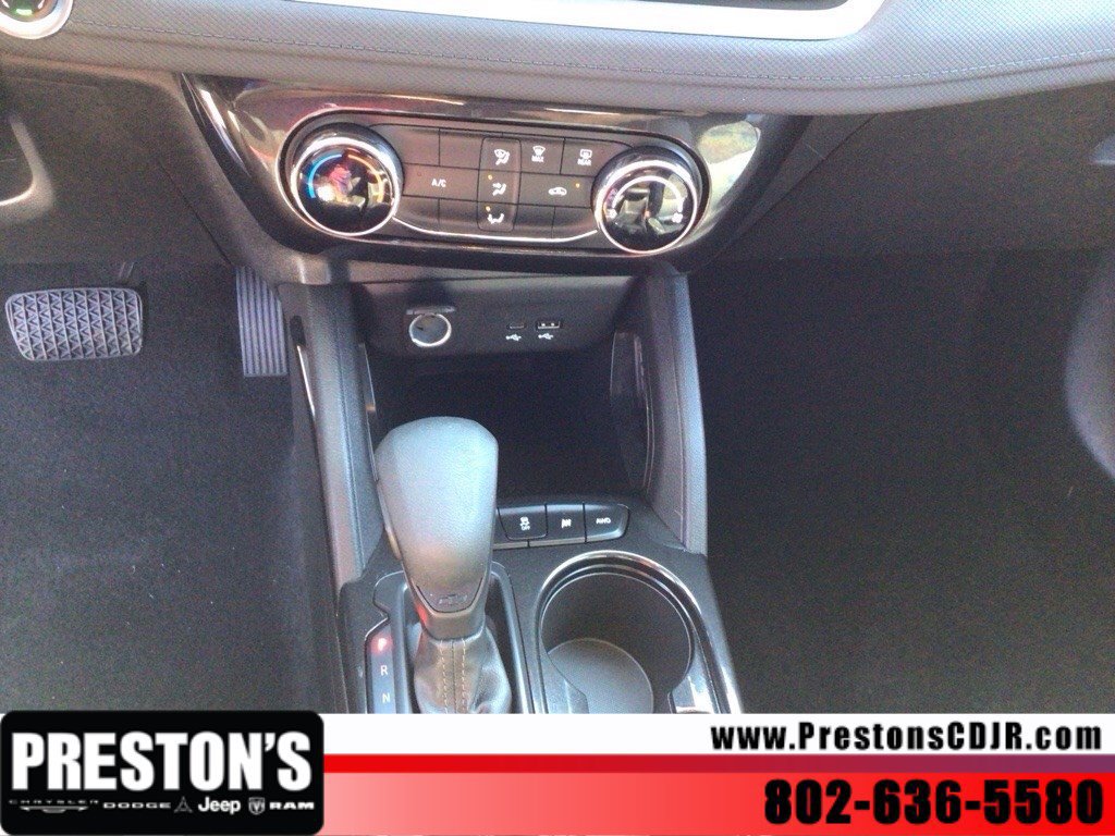 Used 2025 Chevrolet TrailBlazer LT AWD/4WD image 20