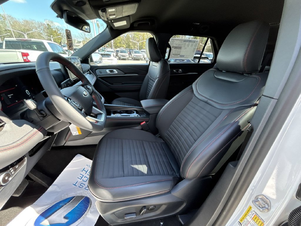 New 2026 Ford Explorer ST-Line w/ ST-Line Street Pack RWD image 13