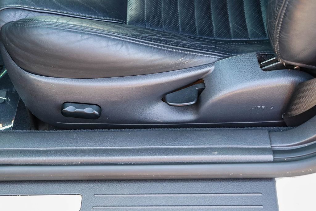 Used 2002 Ford Thunderbird RWD image 23