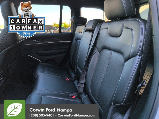 Used 2025 Jeep Grand Cherokee Limited w/ Luxury Tech Group II AWD/4WD image 25