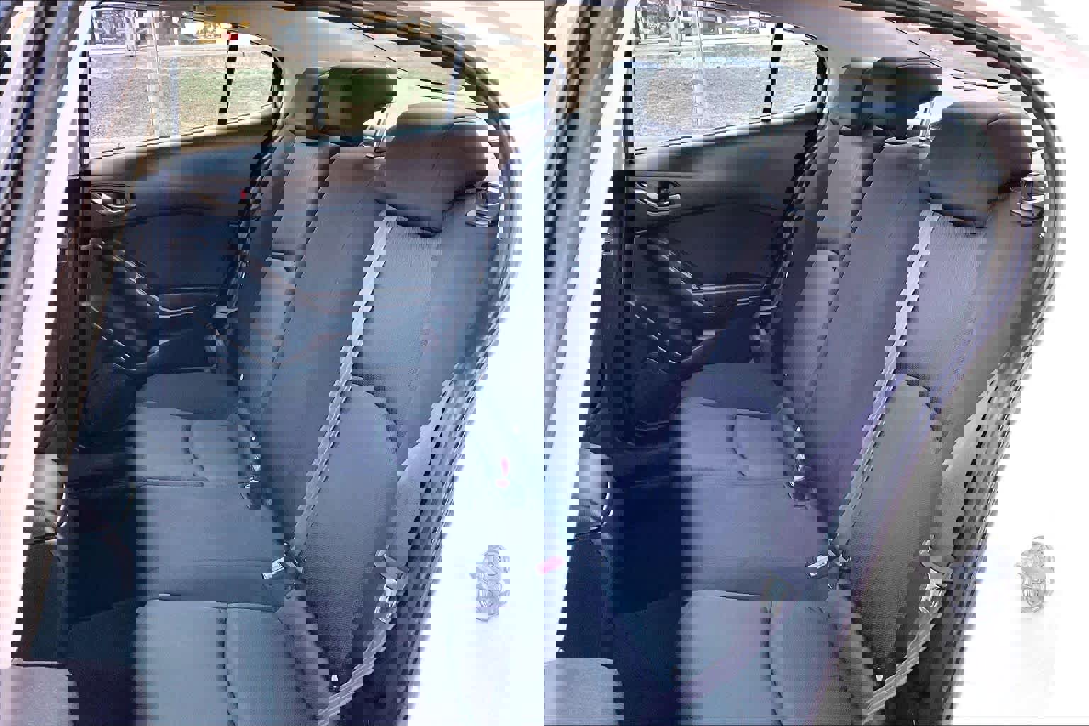 Used 2015 MAZDA MAZDA3 i Sport image 18