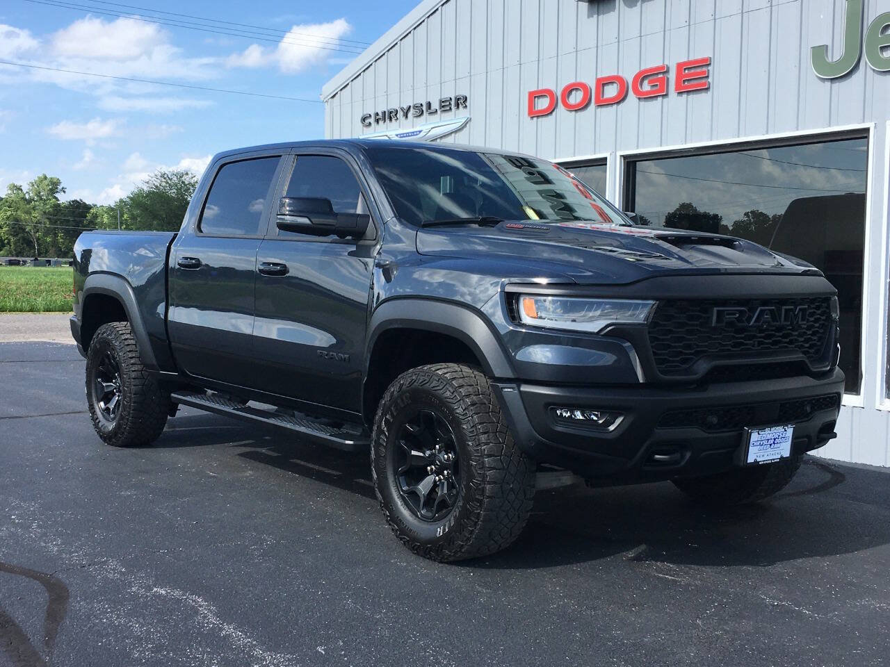 Used 2025 RAM 1500 RHO w/ RHO Level 1 Equipment Group AWD/4WD image 1