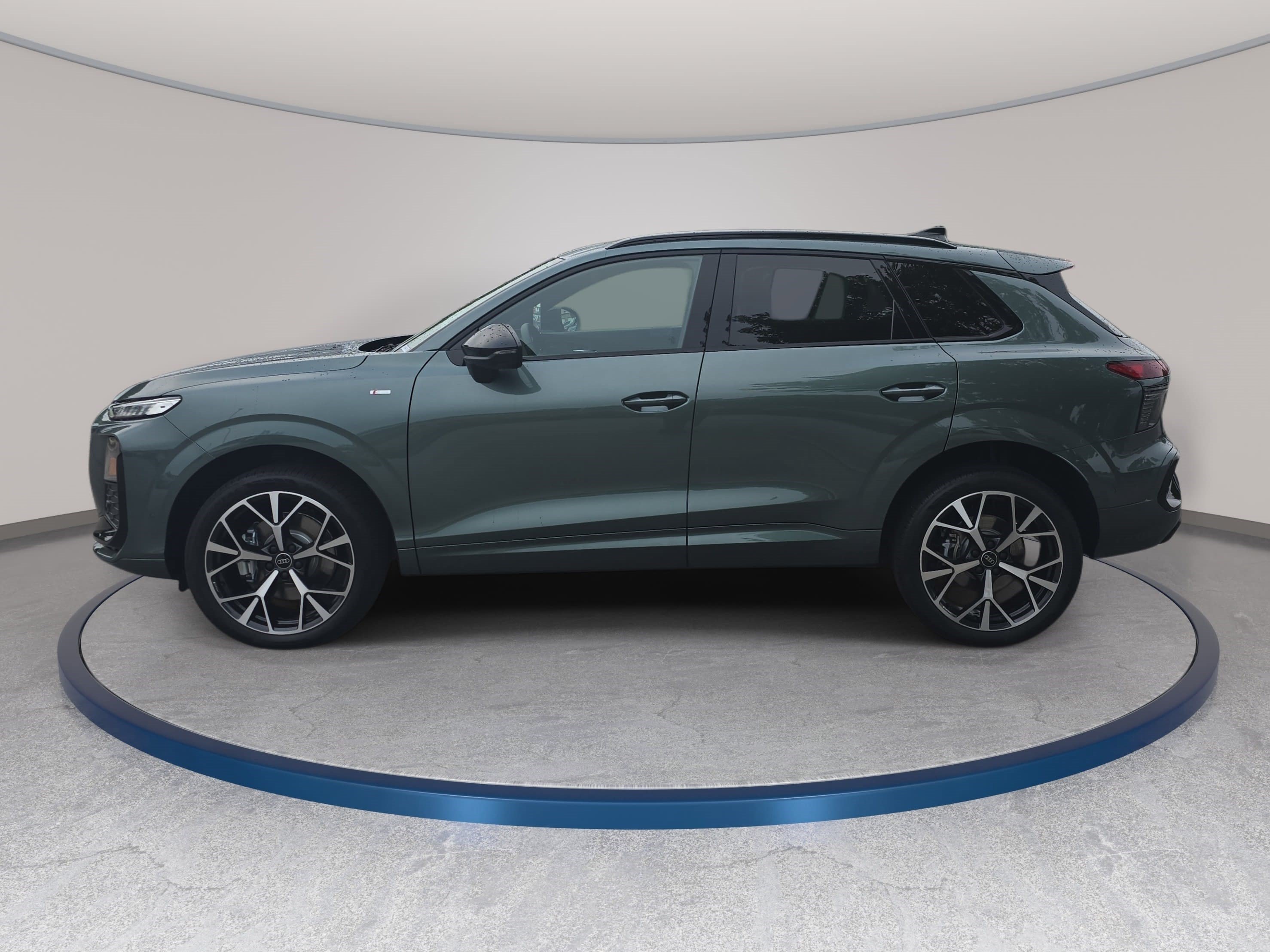 New 2026 Audi Q3 quattro 2.0T AWD/4WD image 8