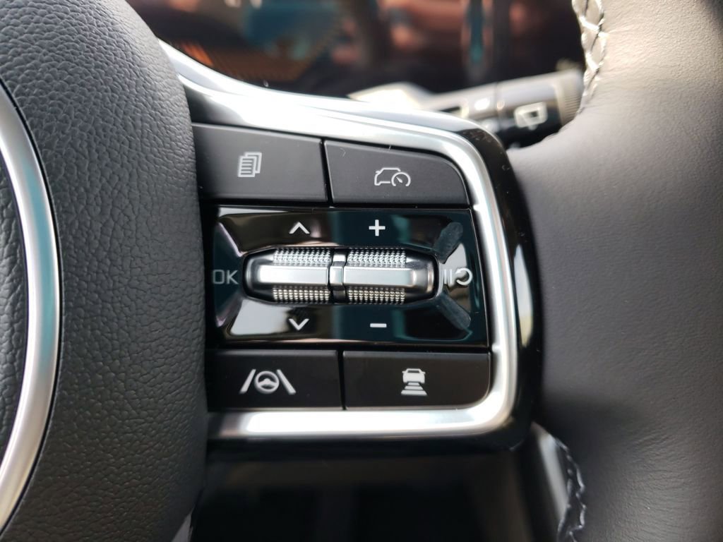 New 2026 Kia Carnival EX FWD image 11