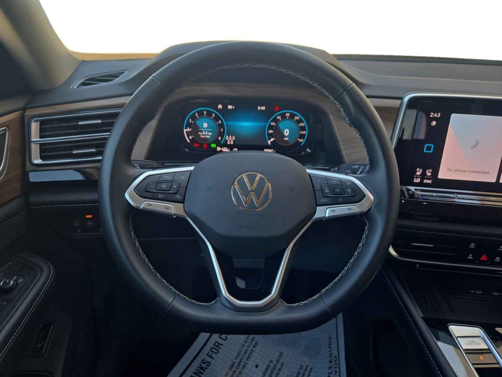Used 2025 Volkswagen Atlas SE FWD image 12