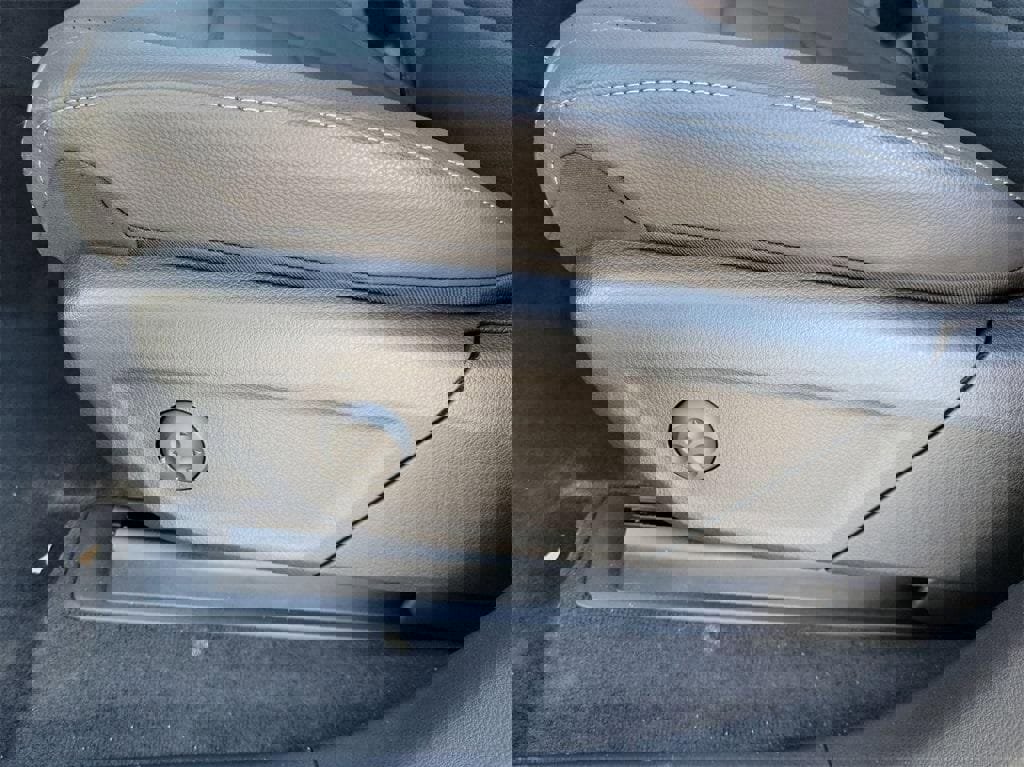 New 2025 Mercedes-Benz GLS 450 4MATIC image 17