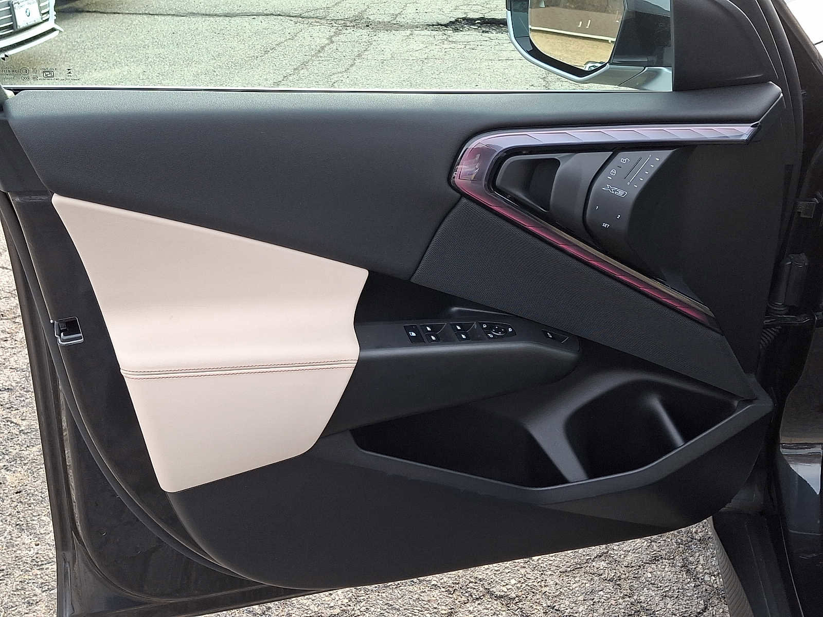 Used 2025 BMW X3 xDrive30i w/ Premium Package image 13