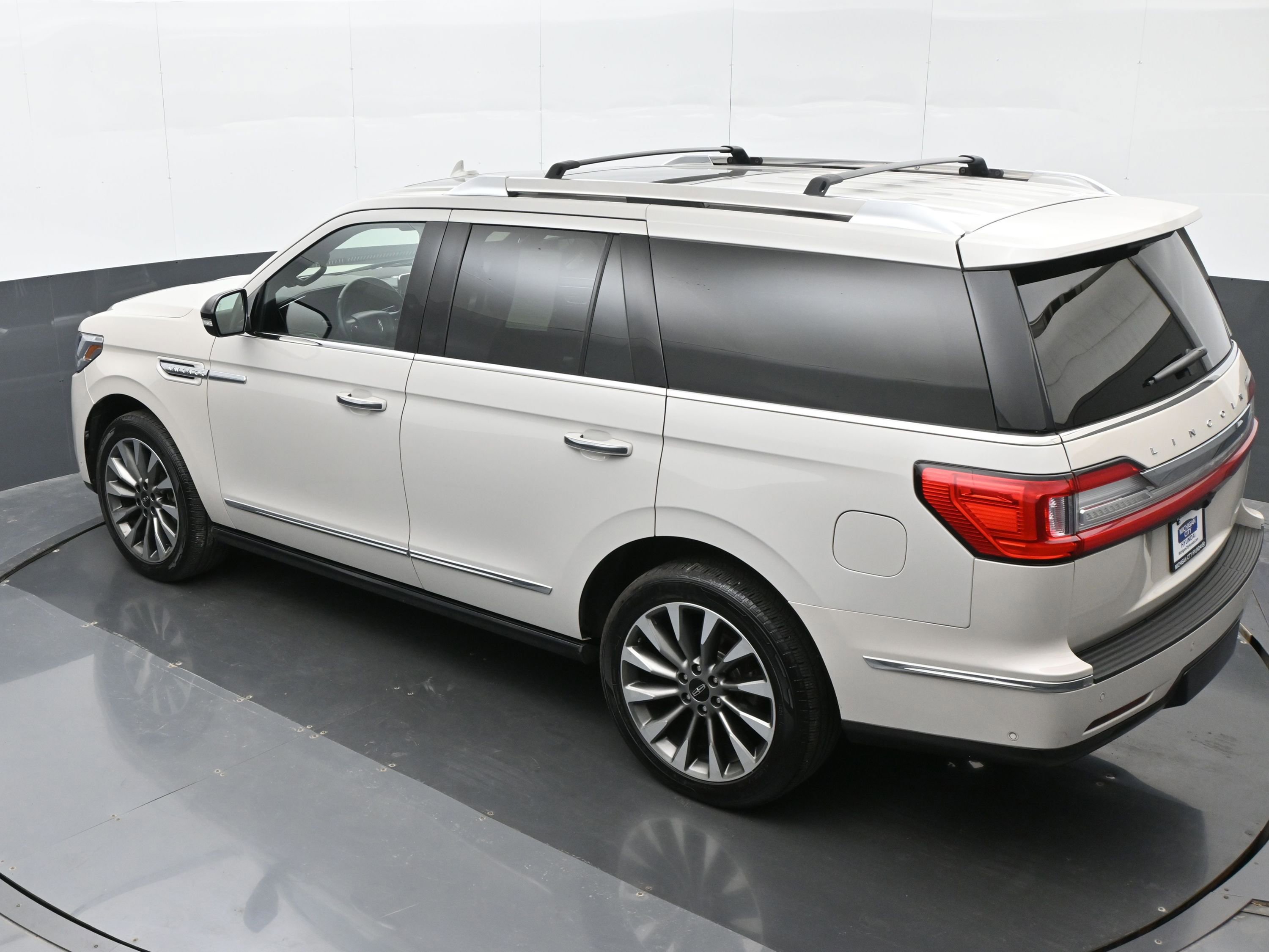 Used 2019 Lincoln Navigator Select w/ Technology Package AWD/4WD image 28