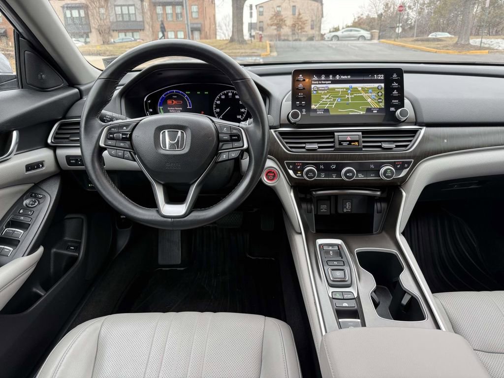 Used 2018 Honda Accord Touring image 8